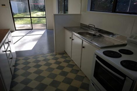 Photo of property in 90 Kemp Road, Massey, Auckland, 0614