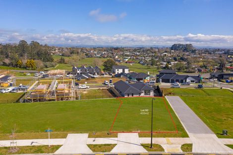 Photo of property in 30 Taahunui Rise, Peacocke, Hamilton, 3206