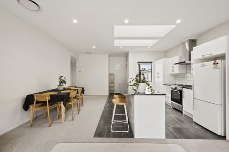 Photo of property in 208a Queens Drive, Lyall Bay, Wellington, 6022