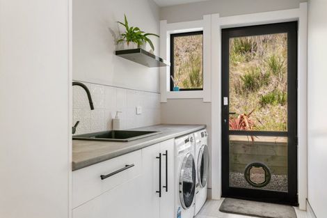 Photo of property in 130 Highland Drive, Acacia Bay, Taupo, 3385