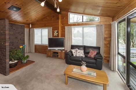 Photo of property in 10 Kitewao Street, Northcote, Auckland, 0627