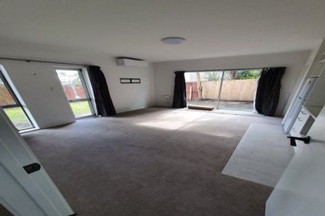 Photo of property in 2/104 East Coast Road, Forrest Hill, Auckland, 0620