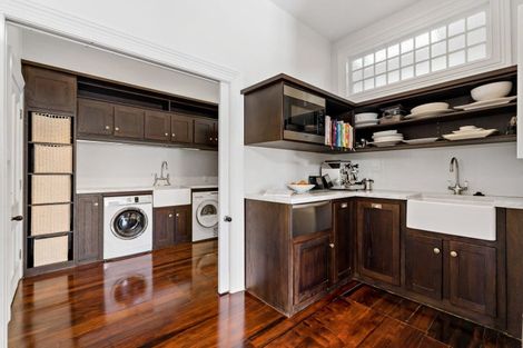Photo of property in 52 Bassett Road, Remuera, Auckland, 1050