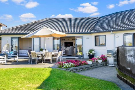 Photo of property in 22 Grace James Road, Pukekohe, 2120