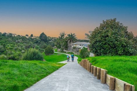 Photo of property in 1/12 Marbeth Court, Botany Downs, Auckland, 2010