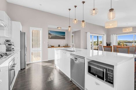 Photo of property in 18 Mariner Cove Road, Tinopai, Matakohe, 0593