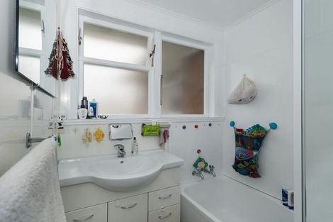 Photo of property in 65 Arimu Road, Papakura, 2110