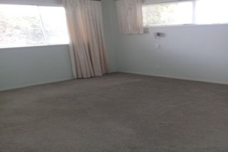 Photo of property in 3/4 Coronation Road, Glenfield, Auckland, 0627