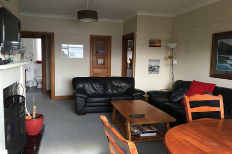 Photo of property in Owd Trafford Flats, 17 Brougham Street, Mount Victoria, Wellington, 6011