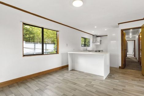 Photo of property in 1 Francis Curtis Avenue, Blockhouse Bay, Auckland, 0600