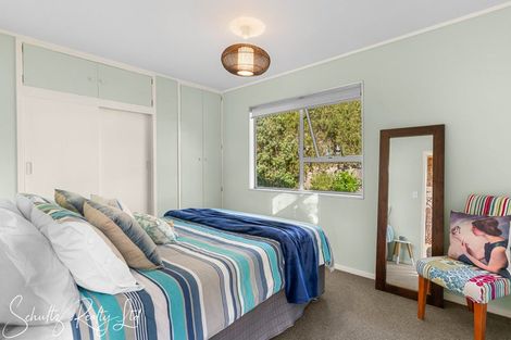 Photo of property in 23 Oxford Street, Whakapirau, 0583