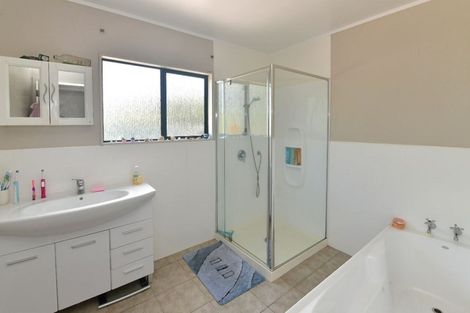 Photo of property in 118 Florence Avenue, Orewa, 0931