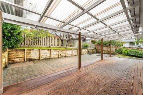 Photo of property in 2 Louise Place, West Harbour, Auckland, 0618