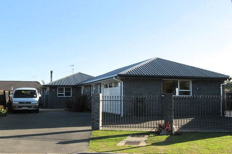 Photo of property in 32 Glenvale Drive, Kaiapoi, 7630