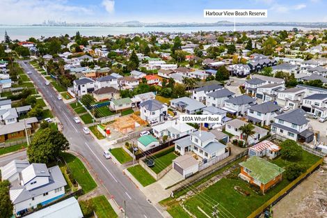 Photo of property in 103a Wharf Road, Te Atatu Peninsula, Auckland, 0610