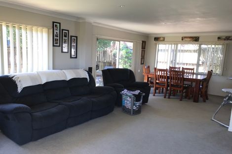 Photo of property in 5 Wairua Place, Pukekohe, 2120