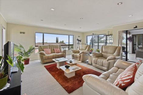 Photo of property in 6a Torkar Road, Clarks Beach, 2122