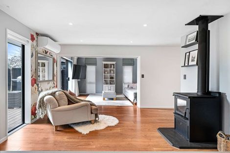 Photo of property in 33 Tara Crescent, Woodend, 7610