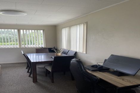 Photo of property in 52 Amberley Avenue, Te Atatu South, Auckland, 0610