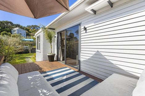 Photo of property in 15 Bracken Street, New Plymouth, 4310