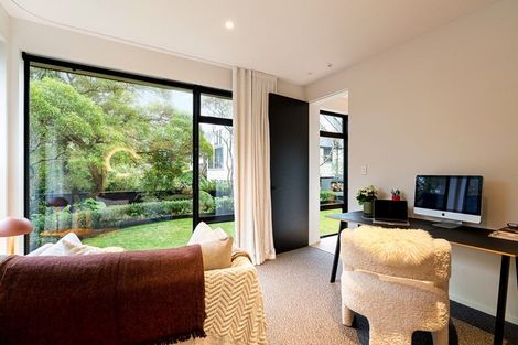 Photo of property in 14 Lochiel Road, Khandallah, Wellington, 6035