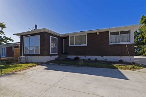 Photo of property in 209b Edmonton Road, Te Atatu South, Auckland, 0610