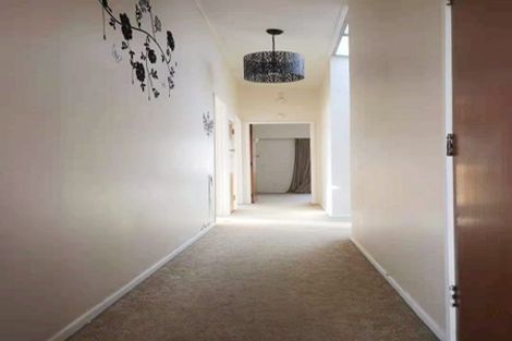 Photo of property in 10 Clendon Place, Manurewa, Auckland, 2102