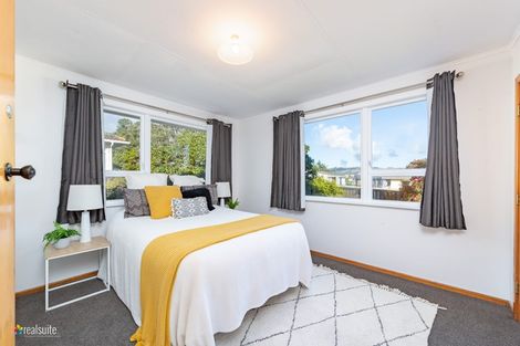 Photo of property in 9 Sasanof View, Ascot Park, Porirua, 5024