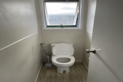 Photo of property in 70 Hyperion Drive, Randwick Park, Auckland, 2105