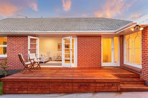 Photo of property in 121 Blighs Road, Papanui, Christchurch, 8053