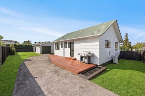 Photo of property in 2/11 Hosking Place, Clarks Beach, 2122