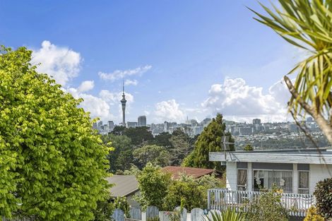 Photo of property in 20 Chatswood Grove, Chatswood, Auckland, 0626