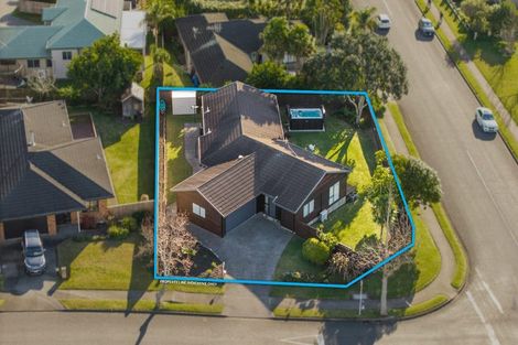 Photo of property in 22 Matisse Drive, West Harbour, Auckland, 0618