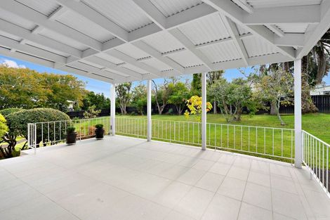 Photo of property in 19 Awaroa Road, Sunnyvale, Auckland, 0612