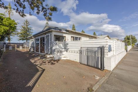 Photo of property in 30 Te Awa Avenue, Te Awa, Napier, 4110
