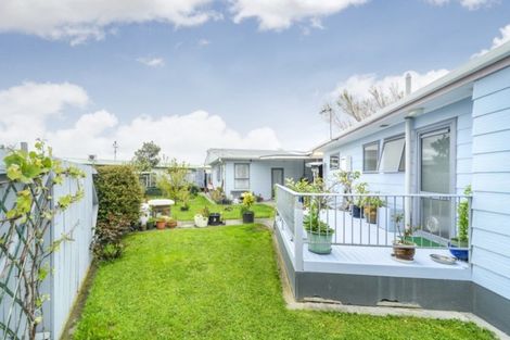 Photo of property in 84 Hillcrest Drive, Kelvin Grove, Palmerston North, 4414