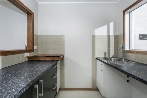 Photo of property in 2/4 Coronation Road, Glenfield, Auckland, 0627