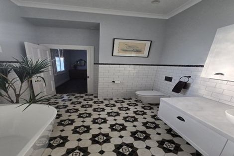 Photo of property in 4 Seaview Terrace, Bluff Hill, Napier, 4110