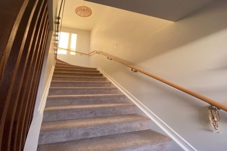 Photo of property in 27d Dawnhaven Drive, Te Atatu Peninsula, Auckland, 0610