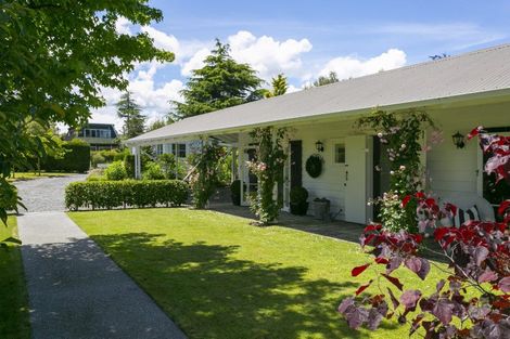 Photo of property in 24 Mahuta Road, Waitahanui, Taupo, 3378