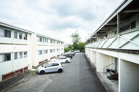 Photo of property in 1-27/21 Te Aroha Street, Hamilton East, Hamilton, 3216