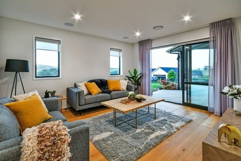 Photo of property in 15 Hereford Lane, Ararimu, Drury, 2579