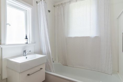 Photo of property in 2 Adams Terrace, Aro Valley, Wellington, 6021