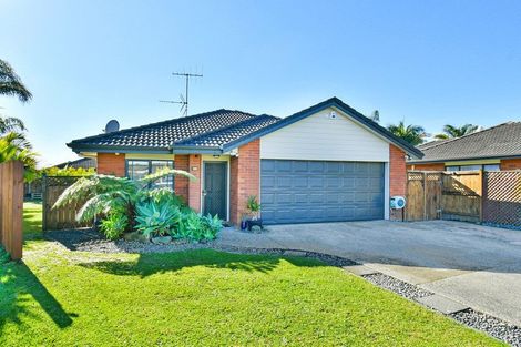Photo of property in 25 Croftview Road, Wattle Downs, Auckland, 2103