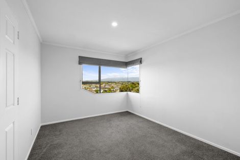 Photo of property in 9 Sandel Rise, Merrilands, New Plymouth, 4312