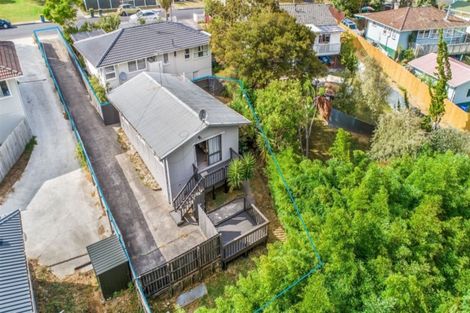 Photo of property in 1/14 Barnfield Place, Glendene, Auckland, 0602