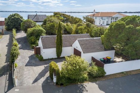 Photo of property in 100 Beachville Road, Redcliffs, Christchurch, 8081