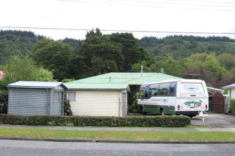 Photo of property in 5 Holdsworth Avenue, Trentham, Upper Hutt, 5018