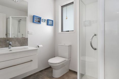 Photo of property in 21 Butterworth Crescent, Papamoa Beach, Papamoa, 3118