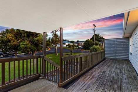 Photo of property in 18 Lavelle Road, Henderson, Auckland, 0612